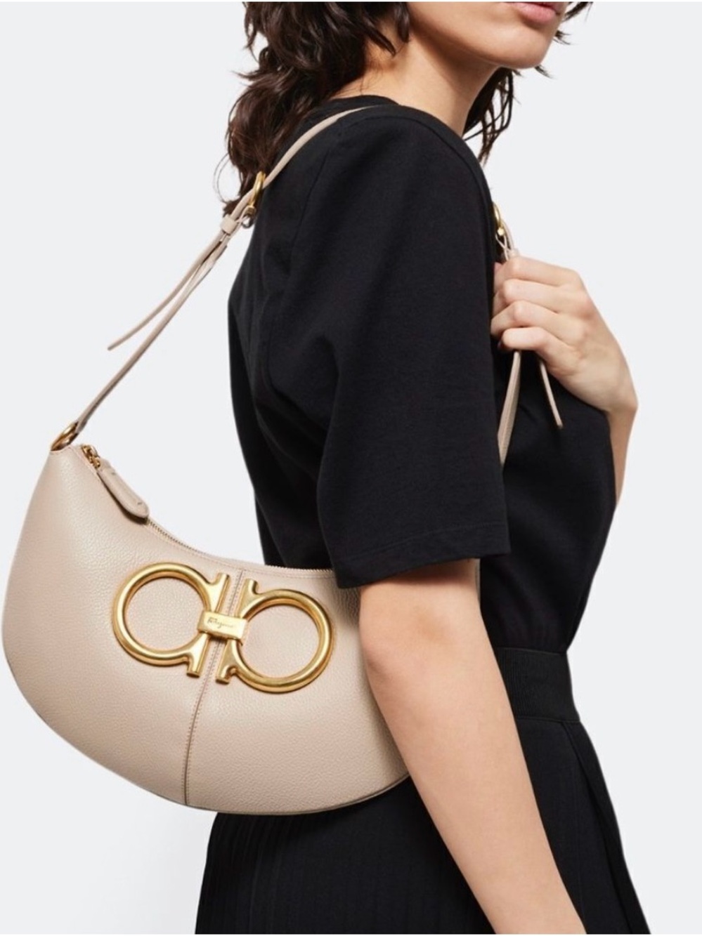 Salvatore Ferragamo Leather Shoulder Bag with Gold Gancini- Worn only twice - Picture 6 of 10